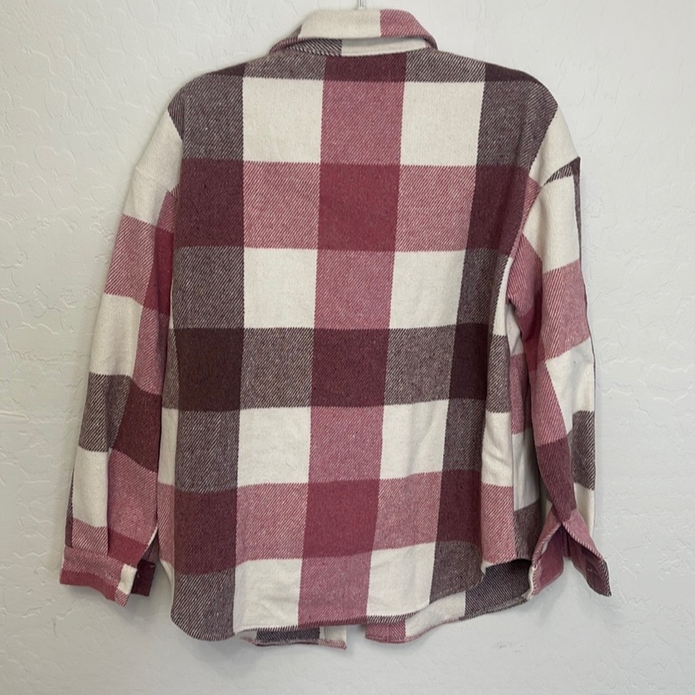 Women’s Pretty Garden Pink & White Flannel Button Down Size Medium - Picture 6 of 7